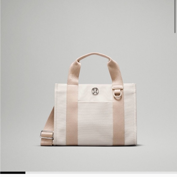 lululemon athletica Handbags - MINI Lululemon two tone canvas mini bag NWT 4.5L